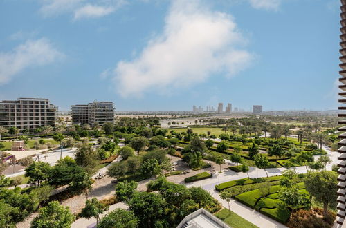 Photo 32 - Luxurious Dubai Hills with balcony park view