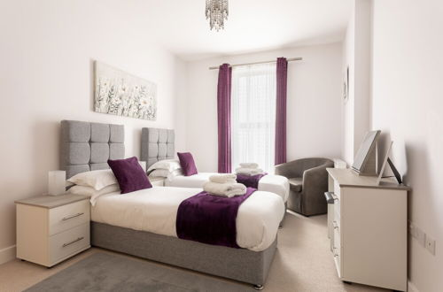 Photo 3 - Queens Lodge 1-bed Apartment in Redhill