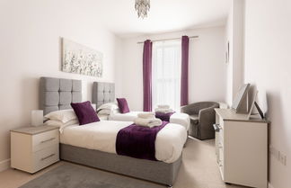 Photo 3 - Queens Lodge 1-bed Apartment in Redhill