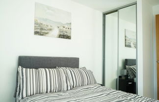 Photo 2 - Inviting 2-bed Apartment in Sheffield