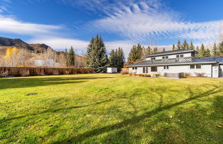 Foto 2 - Bright Ketchum Retreat w/ Views & Private Hot Tub