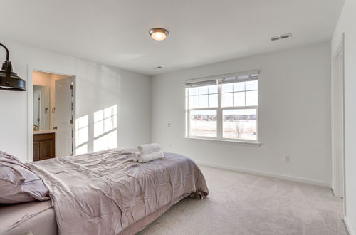 Foto 6 - Spacious Commerce City Home: 16 Mi to Denver