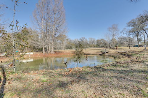 Photo 13 - Ranch-style Brookshire Home w/ Deck + Hot Tub