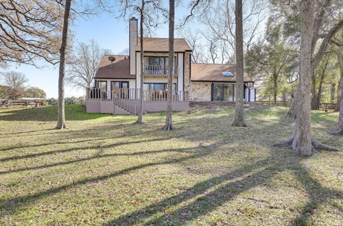 Photo 12 - Ranch-style Brookshire Home w/ Deck + Hot Tub