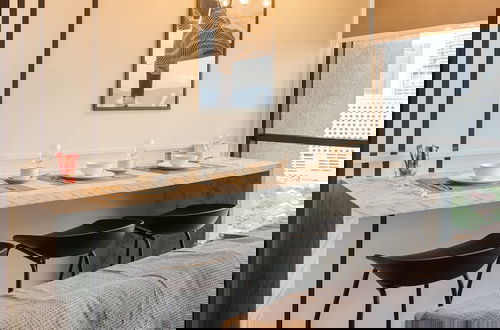 Foto 15 - Scarletz Suites by Travelet Experience