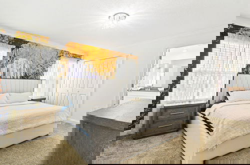 Foto 6 - 4BR Tropical Storey Lake Townhome Private Pool