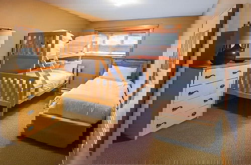 Foto 3 - Pinnacle Ridge Chalets by Fernie Lodging