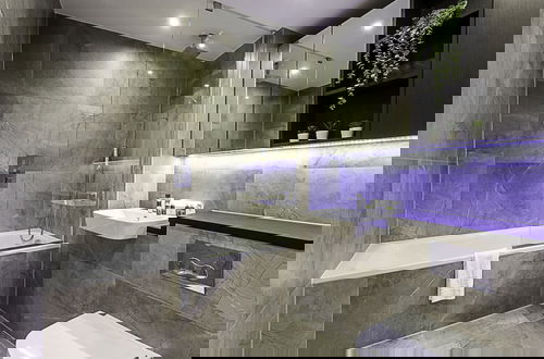 Foto 11 - Icon Tower Flat VII