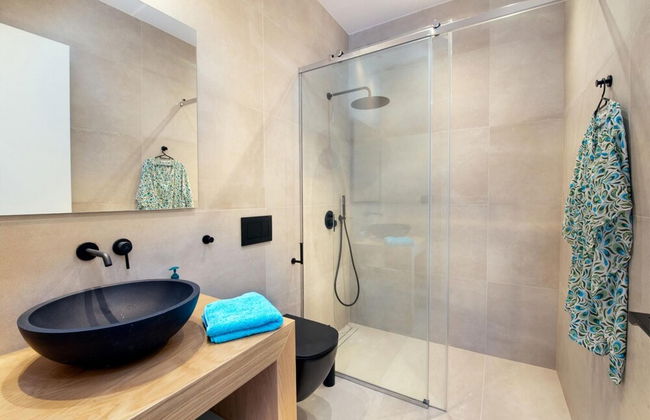 Seawhisper Villa in Paxi - Photo 18