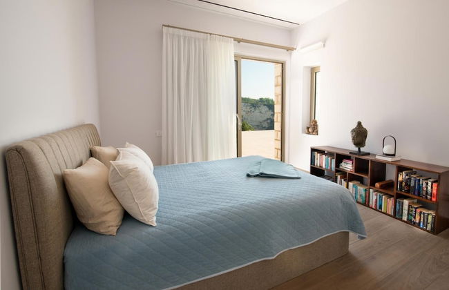 Seawhisper Villa in Paxi - Photo 17