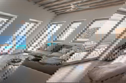 Foto 10 - Epic Twin Luxurious 14 Bedrooms Villa for 28