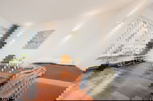 Foto 3 - Spacious Studio & Parking by Renters