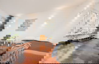 Foto 3 - Spacious Studio & Parking by Renters