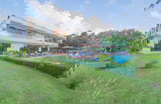 Foto 1 - Modern Villa With Full Service Staff Close to Beach and Golf
