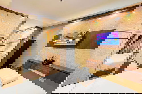 Photo 4 - Modern Studio Room Apartment At Tamansari Skylounge Makassar