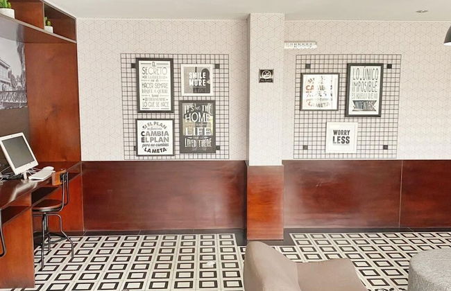 w Charming 2BR Near Central Restaurante - Foto 19