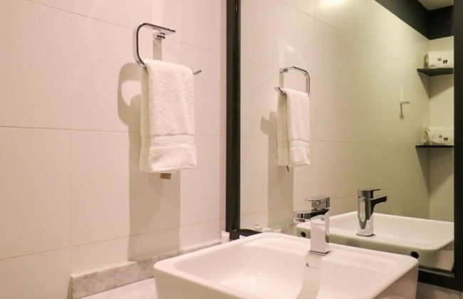 w Charming 2BR Near Central Restaurante - Foto 14
