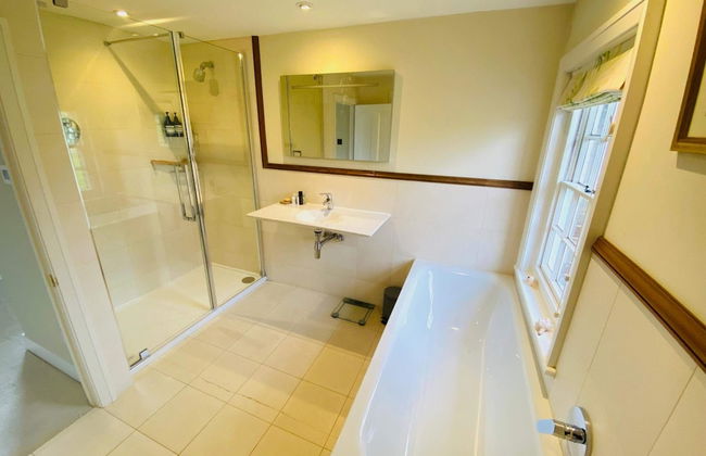 Stunning 6-bed Country House With Heated Pool - Foto 14