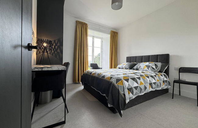 Captivating 5-bed Apartment Near Sion Mills - Foto 1