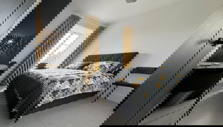 Foto 1 - Captivating 5-bed Apartment Near Sion Mills