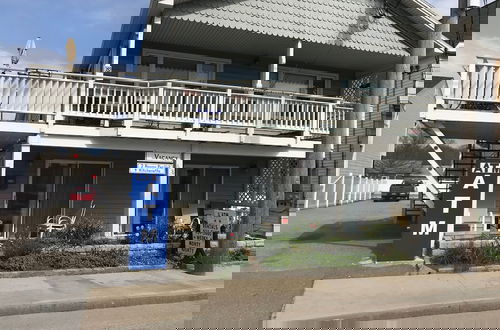 Foto 1 - 68 East Grand Ave