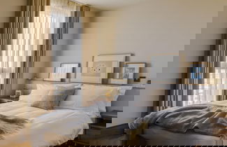 Photo 3 - Stunning Apartment With City Views