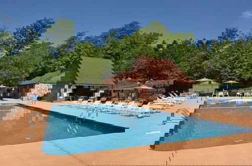 Photo 11 - Seven Springs 3 BR Deluxe Condo, by Golf Course by RedAwning - Save 10% on 3 Nights, 15% on 5 Nights!