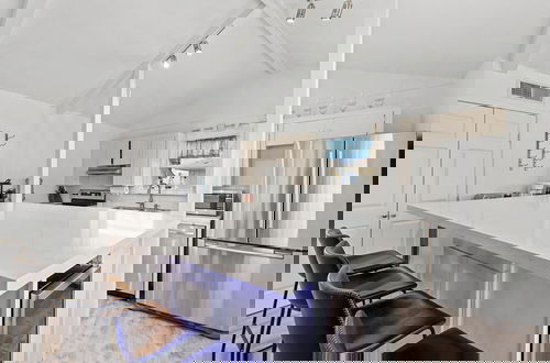 Photo 10 - Oleander Beach House by SPRR