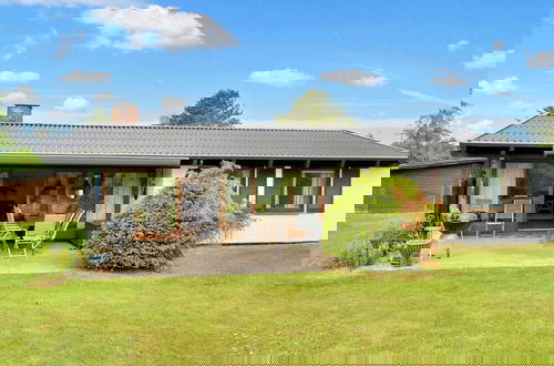 Foto 1 - 6 Person Holiday Home in Dronningmolle