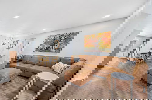 Photo 11 - Vineyards Stonewall Escape Sleek, Modern Retreat