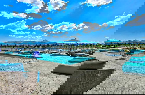 Foto 5 - Chic Apt w Jacuzzi Lake Front Nr Casino Imax