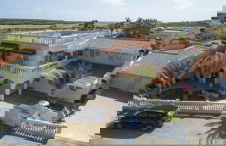 Foto 2 - Deluxe Mansion Steps to Beach Pool Sea Views