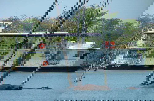 Photo 14 - Houseboat With Aircon and Splash Pool - 2128