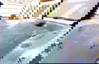 Photo 1 - Rare Exclusive Retreat Private Hot Tub King Bed