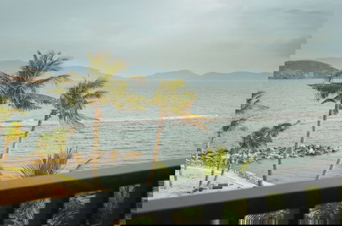 Photo 28 - Cozy Front Beach House wid Private Beach