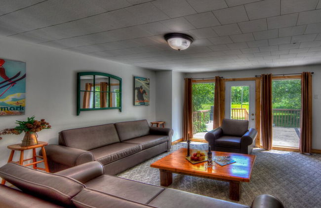 RARE FIND - 6 bdrm Very Private Cottage on 10 acres, Hot Tub, BBQ, Petfriendly - Photo 10