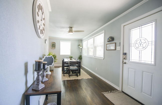 Walk to the Silos 3 Bed 1960 s Bungalow Near Baylor - Foto 6