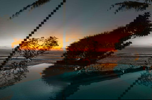 Foto 16 - Elevated Family Beach Villa Overlooking Surf Break