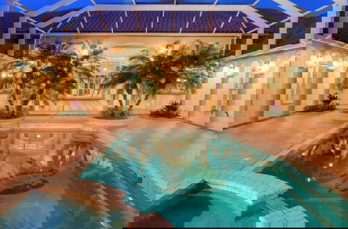 Foto 27 - Knickerbocker Estate: Elegant 9-BR Getaway in Naples. Enjoy Private Pool, Outdoor Dining, and Expansive Grounds, Experience Tranquility with Easy Access to Naples' Best