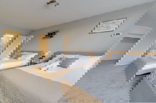 Photo 8 - Beautiful Apt At Crystal City With Gym