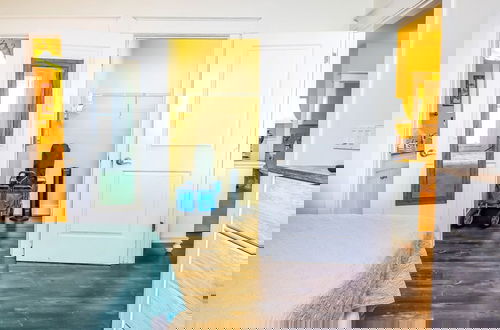 Photo 17 - Resort Living on the Bay 2 bed 2 Bath Gorgeous Views Heated Infinity Pool Beach Access
