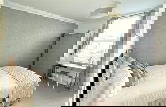 Photo 3 - Inviting Apartment in Reading
