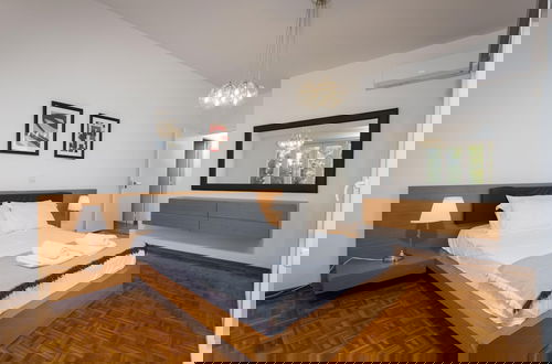 Photo 2 - Kyma Beach Apartment