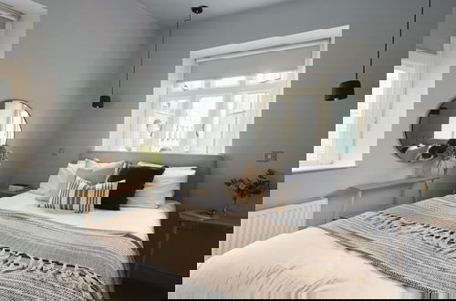 Photo 3 - St Catherine s Hospital - Standard King Apartment