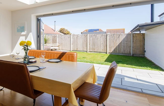 Delightful Seaside Hideaway 5 Mins to Beach - Foto 37