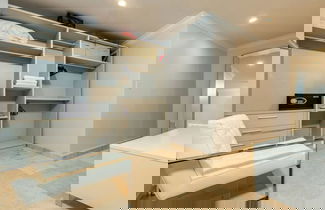 Foto 2 - Top Floor Corner Condo w Amazing Views 2BR 3BA