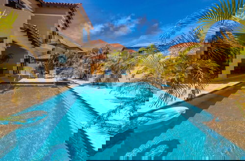 Foto 38 - 4BR Villa Gold Coast w Pool