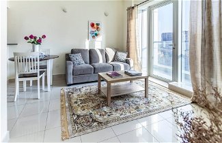 Foto 1 - Lovely 1BR in Sports City With Golf Course Views