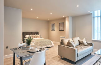 Photo 2 - Seven Living Bracknell - Luxurious Chic Studio Apartments