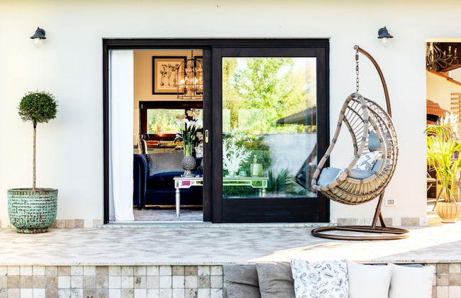 The Luxury Beach Villa - Photo 18